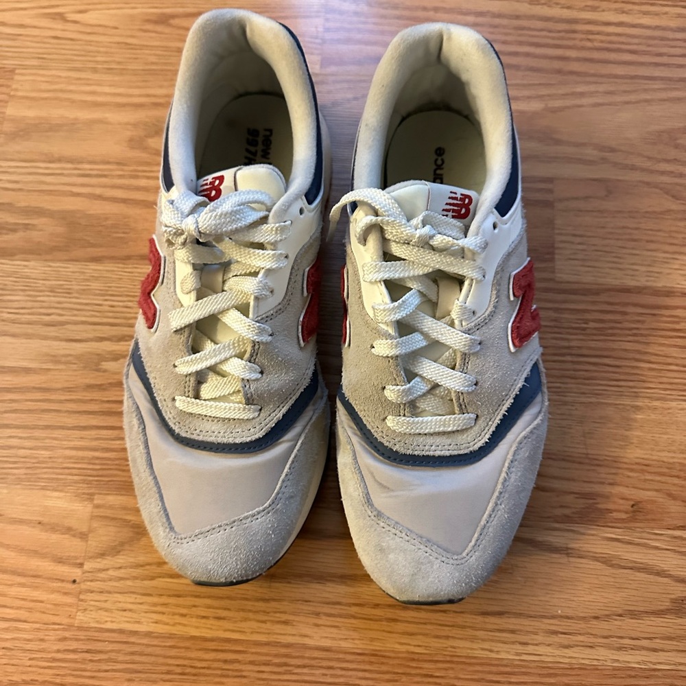 New Balance 997 White and Red Sneakers - Picture 4 of 4